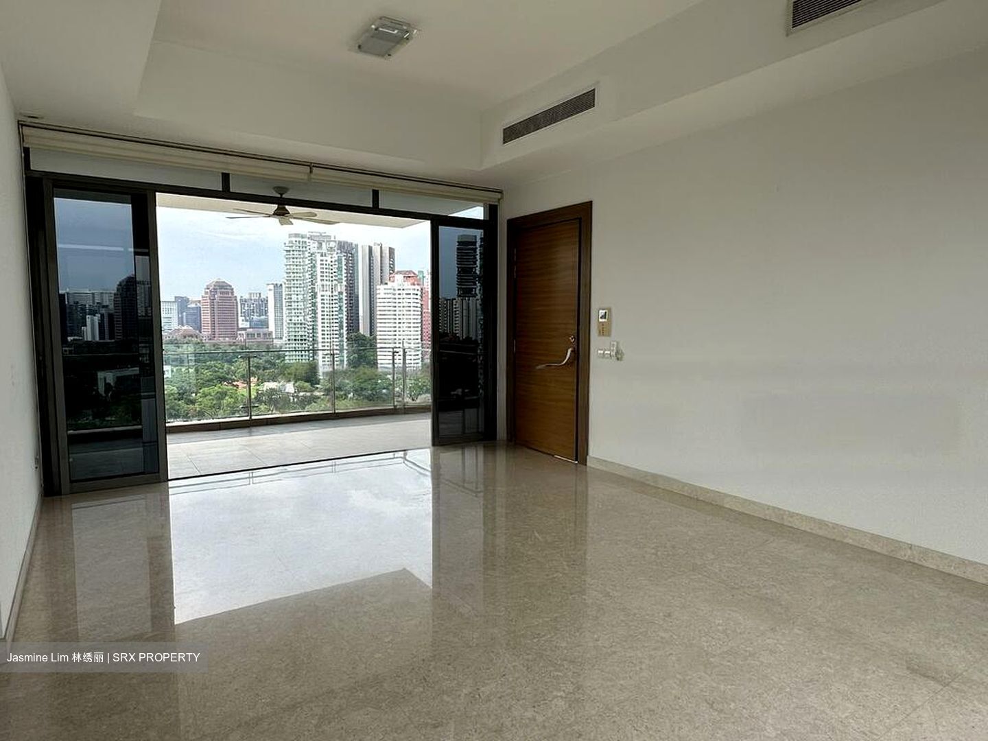 Latitude (D10), Condominium #450554441